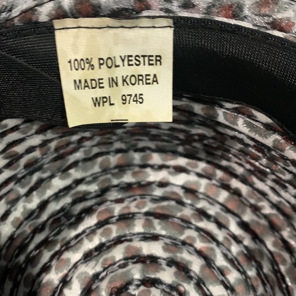 Animal print hat for sunny days - OS - Picture 5 of 8